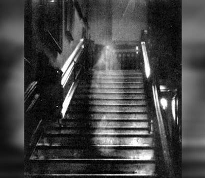 Brown Lady of Raynham Hall | Paranormal NZ