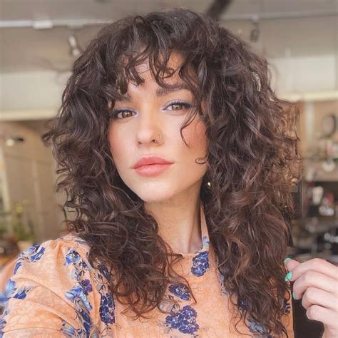 Reasons Why You Should Wear A Fringe Even If You Have Curly Hair