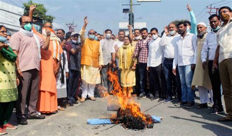 ऋषिकेश में शहीद स्मारक को अतिक्रमण के नाम पर तोडने की कार्रवाई राज्य आन्दोलनकारियों एवं शहीदों