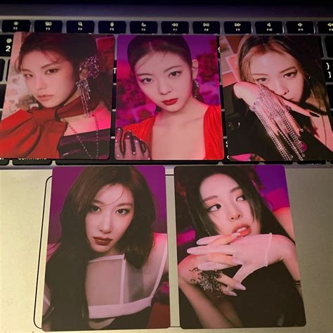 WTS ITZY YEJI LIA RYUJIN CHAERYEONG YUNA GW LIMITED EDITION PC