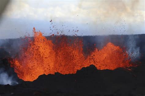 Prayers? Bombs? Hawaii History Shows Stopping Lava Not Easy ...