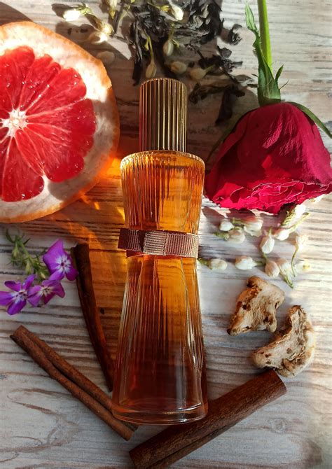 Youth Dew Amber Nude Est E Lauder Fragancia Una Fragancia Para Mujeres