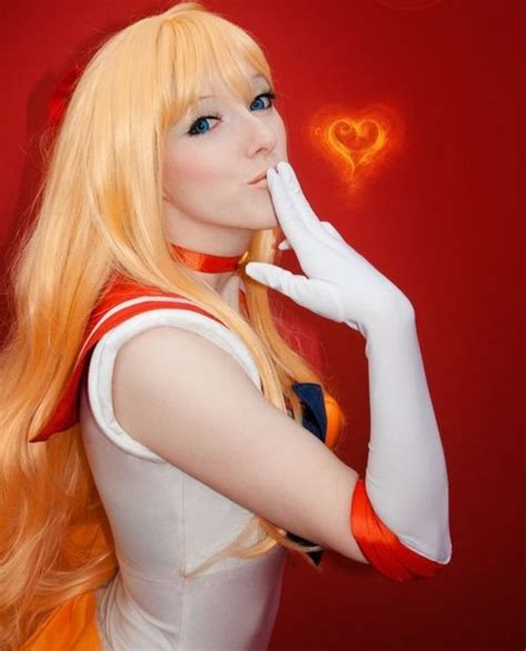 Sailor Moon: Sailor Venus Cosplay