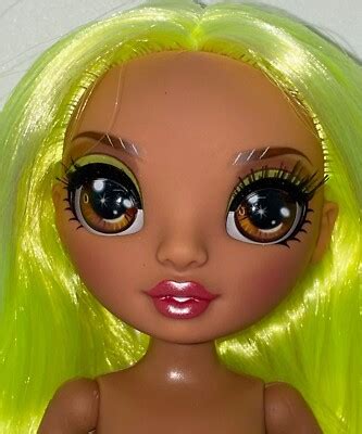 Rainbow High Junior Karma Nichols Nude Articulated Fashion Doll Neon Green Eur