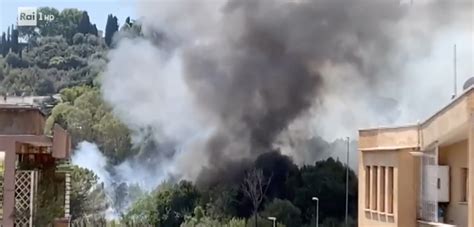 Incendio A Roma Evacuata La Sede Rai Di Via Teulada Davide Maggio