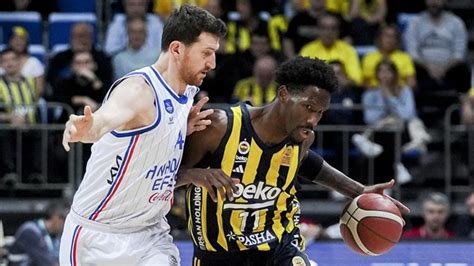 Fenerbahçe derbide Anadolu Efes i farklı devirdi Spor Haberleri