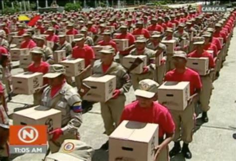 Video Milicianos Desfilaron Este De Julio Con Sus Armas Y Con