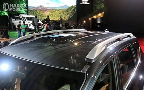 Gambar Ini Menunjukkan Roof Rail Tipe C Pada Atap Mobil