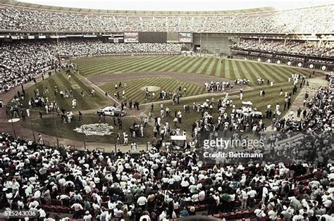 119 Candlestick Park Earthquake Stock Photos, High-Res Pictures, and ...