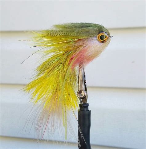 triple articulated streamer fly | Fly tying patterns, Pike flies, Fly tying