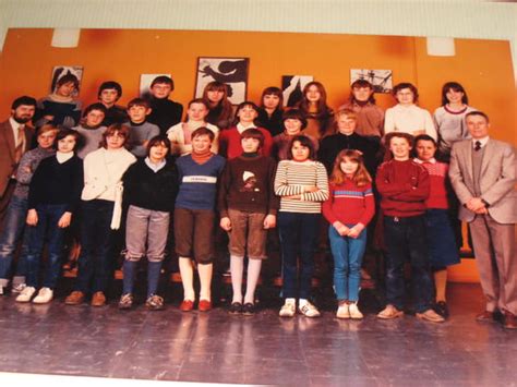 Photo de classe 6ème8 de 1981 Collège Henri Dunant Copains d avant