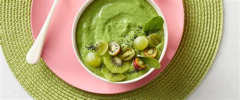 Tropical Green Smoothie Bowl | FAGE Yogurt