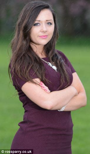 Girl Finds Her Stolen Facebook Photos On Fake Dating Profiles With Nude Pictures Daily