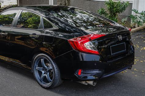 Permaisuri Rays Gram Lights Cr On Honda Civic