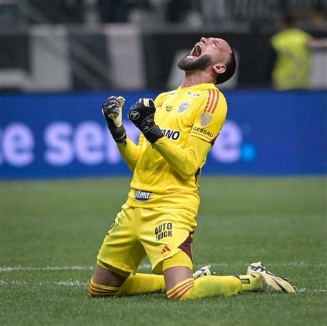 Goleiro do Atlético MG mantém plano focado na Libertadores e sonha