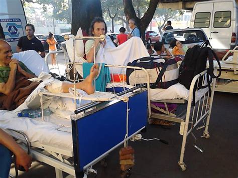 Inc Ndio Em Hospital No Rio Cotidiano Fotografia