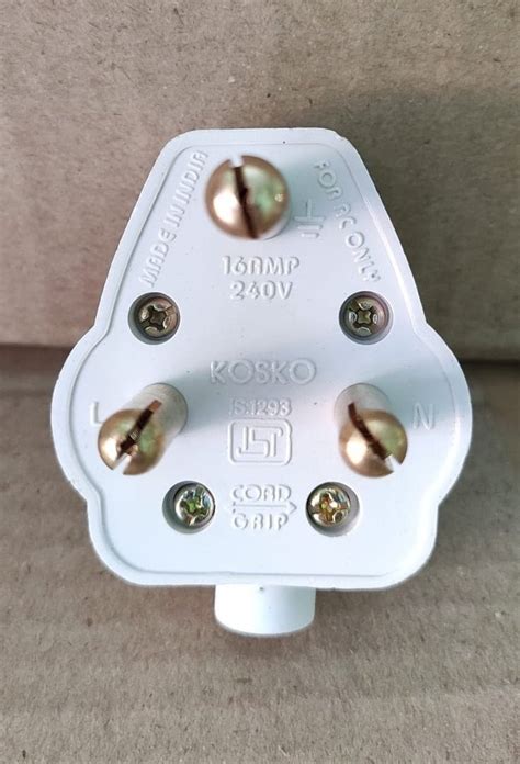 White Polycarbonate Pin Plug Top For Wire Connection At Rs