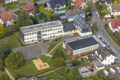 Rüggeberg von oben Schulgebäude Grundschule Wassermaus in Rüggeberg