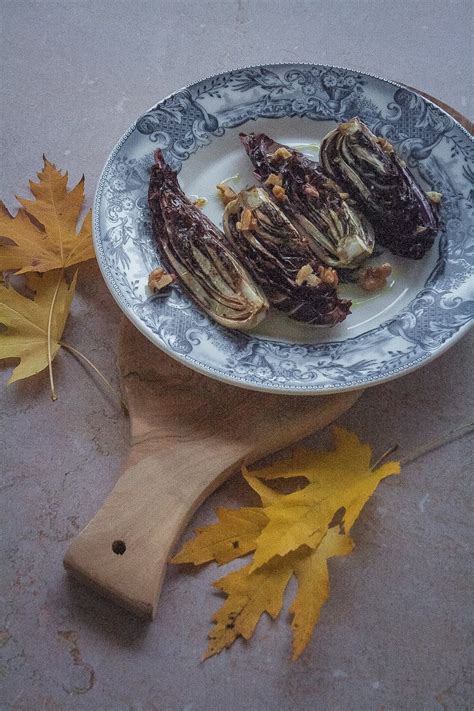 Radicchio Al Forno Con Noci Contorno Invernale Facile E Veloce