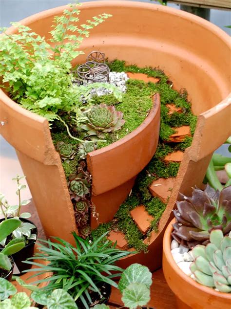 17 Broken Plant Pots That Have Been Transformed Into Wonderful Fairy