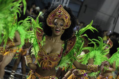 4 Must-See Attractions at Rio de Janeiro Carnival - Brazil Vacation ...