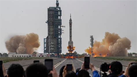 La Chine Envoie Dans Lespace Son Premier Astronaute Civil Epoch Times