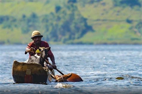 Lake Bunyonyi-Uganda Safaris-Laba Africa Expeditions