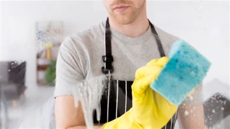 Free Photo Close Up Male Cleaning Window