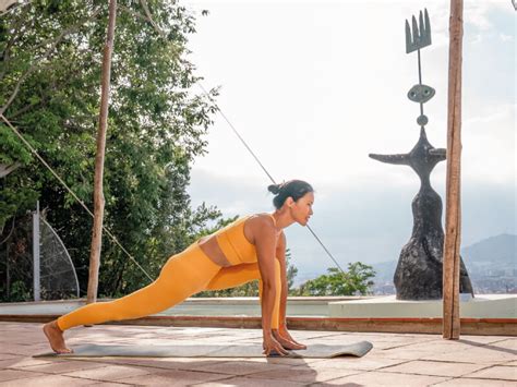 108 saludos al sol y el Día Internacional del Yoga Xuan Lan Yoga