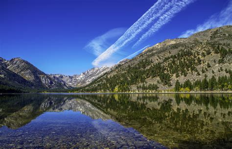 Eastern Sierras, CA - Twin Lakes, Upper Lake [OC] [5472x3510] : EarthPorn