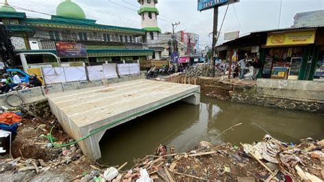 Foto Proyek Jembatan Mampang Di Depok Mangkrak Picu Kemacetan Hingga 1 Km