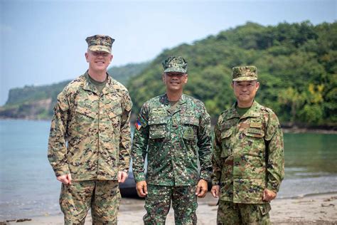 From Left To Right U S Marine Corps Maj Gen Paul Picryl Public