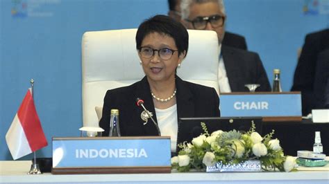 Menlu Retno Sebut 390 WNI Evakuasi Sudan Tiba Di RI Jumat Ini