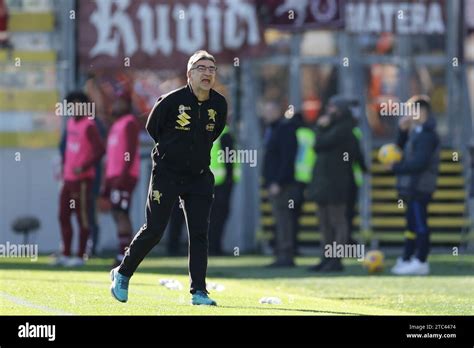 Der Kroatische Trainer Ivan Juric Sieht Beim Fu Ball Spiel Der Serie A