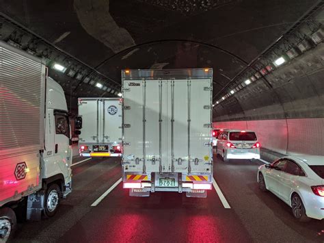 【事故渋滞】東名高速 鮎沢pa付近で事故 「逆走しやがった」 まとめまとめ最新ニュース