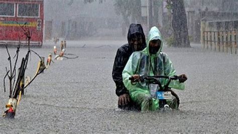 Mumbai Floods India City On Red Alert For Further Rain Bbc News