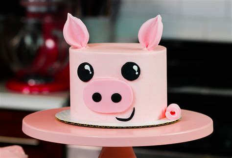 Pig Birthday Cake: Moist Pink Cake Layers w/ Buttercream Frosting ...