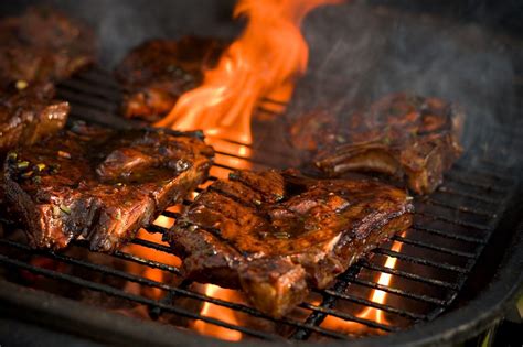 7 Grilling Steak In Flame Hd Wallpaper Meat Grill 1141368 HD