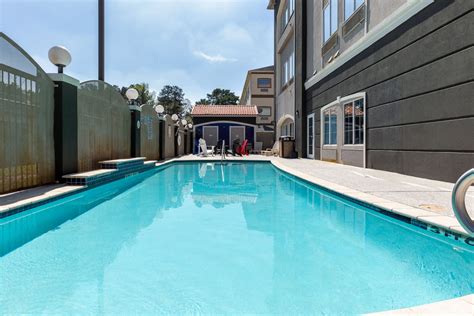 La Quinta Inn & Suites by Wyndham Houston New Caney | New Caney, TX Hotels