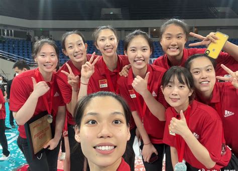 The Chinese Womens Volleyball Team In The Asian Cup Won The Runner Up