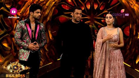 Bigg Boss 17 Ep 1 कय Isha और Abhishek क Status करन वल ह घर