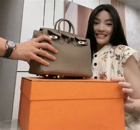 Vợ Quang Hải bị tung clip quá khứ ở quán hát chồng thái độ bất ngờ nhắn câu Hot KOLs