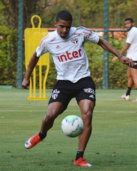 SPNet Brenner e o carisma do gol atacante vive auge no São Paulo