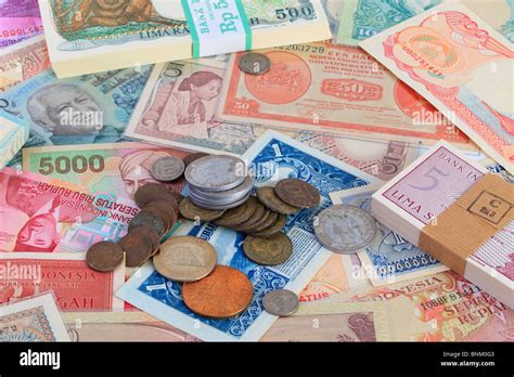 Indonesian currency hi-res stock photography and images - Alamy