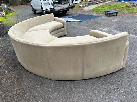 Wonderful Milo Baughman Thayer Coggin 1 Piece Circular Sofa Mid-Century
