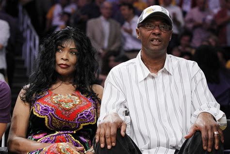 Ex-NBA player Joe 'Jellybean' Bryant, father of Kobe, dies at 69 | Reuters