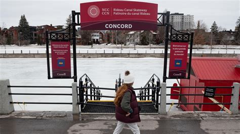 Les tempêtes de neige compliquent les efforts pour ouvrir la patinoire