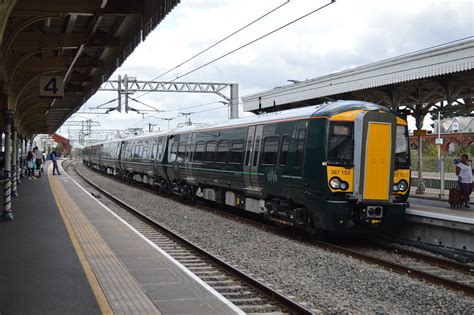 Great Western Railway 387153 387152 On The 2s38 1445 Londo Flickr