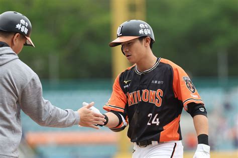 新聞 統一獅外野三帥都沒上 餅總談邱智呈守備 Lions板 Disp Bbs