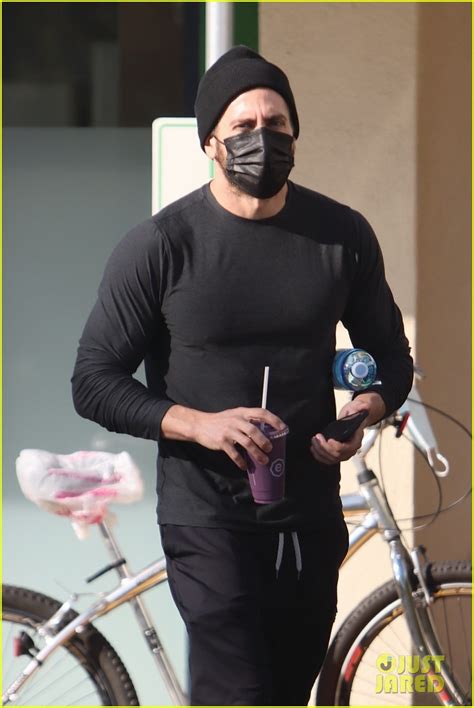 Jake Gyllenhaal Looks Buff in New Photos After a Wednesday Workout!: Photo 4871858 | Jake ...